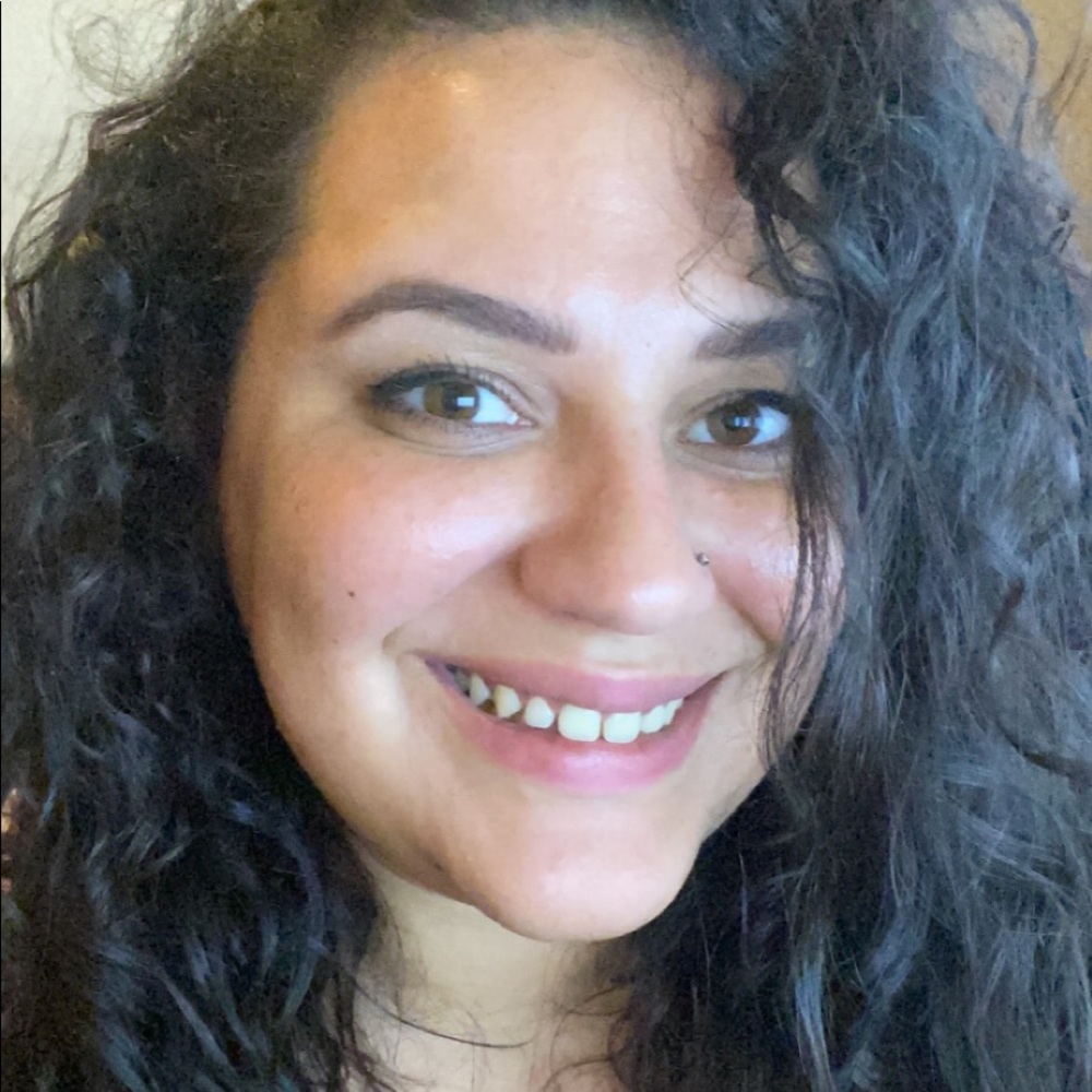 Meet your Posher, Gabriela